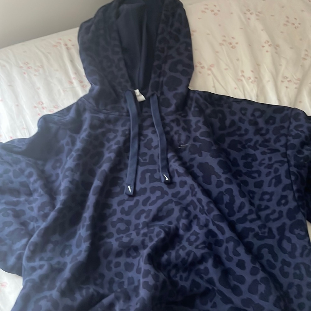 leopard print nike dri-fit navy women’s pullover